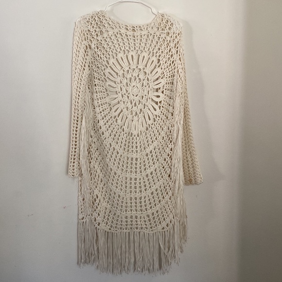 Show me your Mumu Nomad Crochet Fringe Kimono in Blonde size xs - Picture 5 of 5